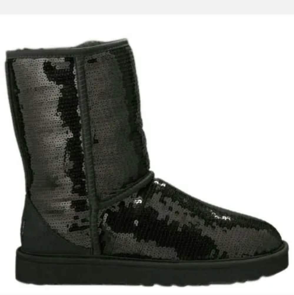 Ugg Short Sequin Black Boots Designer Ugg S/N 3161. Size 7 #373